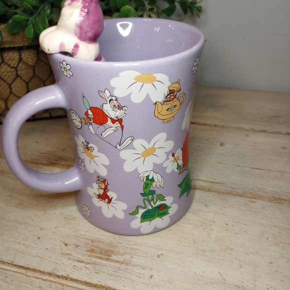 Alice in Wonderland Coffee Mug Disney Cheshire Cat Cup Mad Hatter Collectible - Picture 3 of 5
